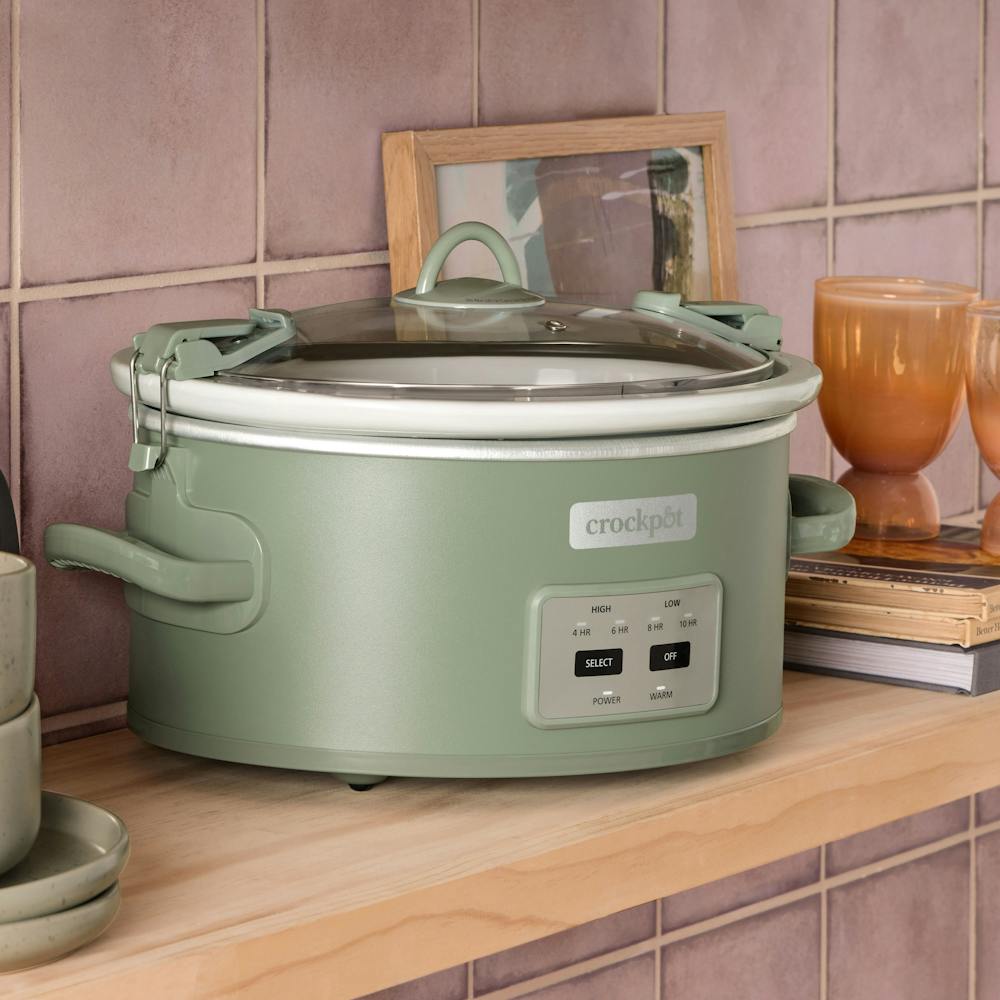 crock-pot-programmable-design-series-6-quart-cook-and-carry-slow-cooker-moonshine-q7 35da96db-7241-3d5a-8296-0e309727e190.jpg